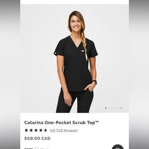 Figs FreeX material one pocket Catarina scrub top in black